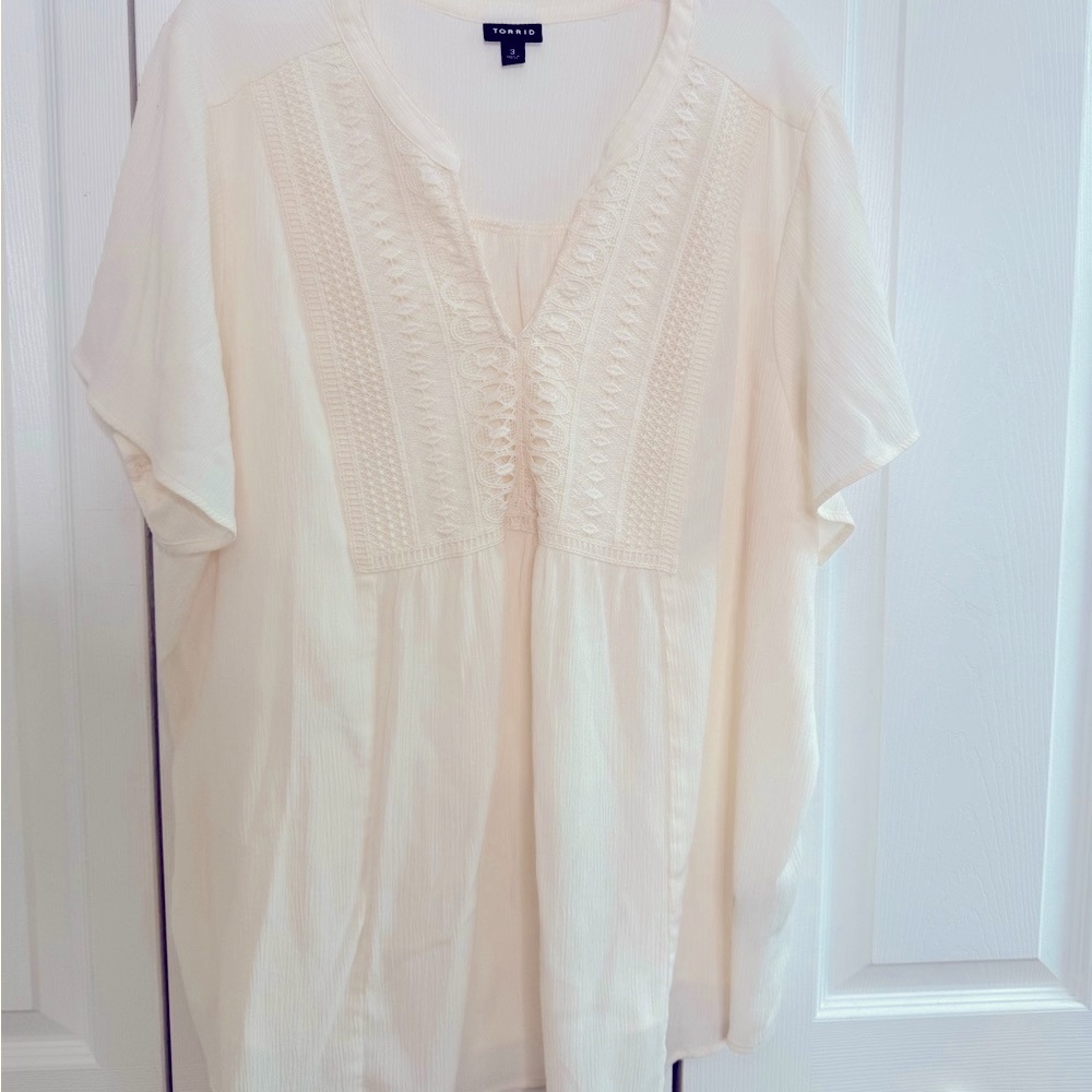 Torrid Crinkle Cream Fluttery Sleeves Blouse Size 3X - Picture 6 of 11